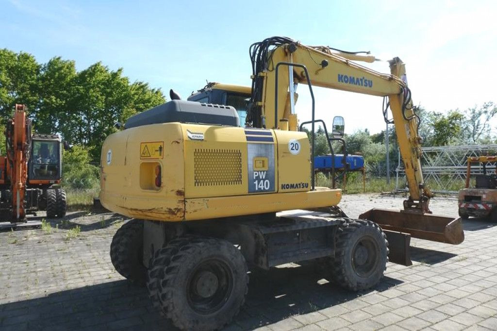 Komatsu Mobilbagger PW140-7 Mobilbagger - Pelle sur pneus: photos 3 Komatsu Mobilbagger PW140-7 Mobilbagger - Pelle sur pneus: photos 3