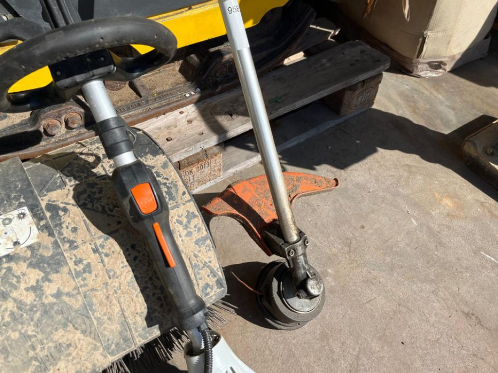 Stihl Stihl Kombimotor Kleinteile KM 131/R - Matériel de jardinage: photos 4 Stihl Stihl Kombimotor Kleinteile KM 131/R - Matériel de jardinage: photos 4