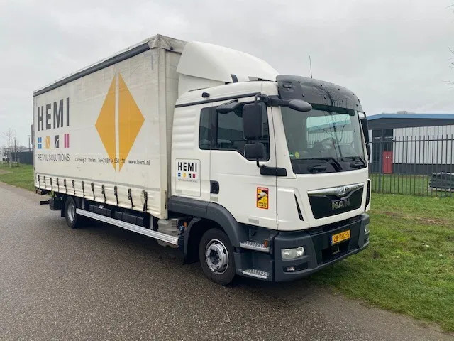 MAN TGL 12,250 met schuifzeilopbouw en laadklep , euro 6. - Camion à rideaux coulissants: photos 2 MAN TGL 12,250 met schuifzeilopbouw en laadklep , euro 6. - Camion à rideaux coulissants: photos 2