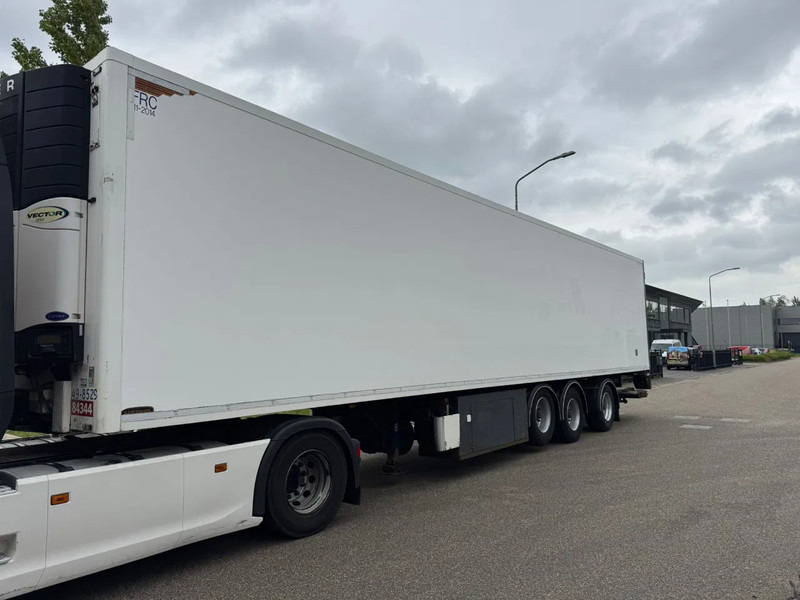 Pacton koelvriesoplegger 3 asser met carrier vector koelmachine, stuuras.. - Semi-remorque frigorifique: photos 1 Pacton koelvriesoplegger 3 asser met carrier vector koelmachine, stuuras.. - Semi-remorque frigorifique: photos 1