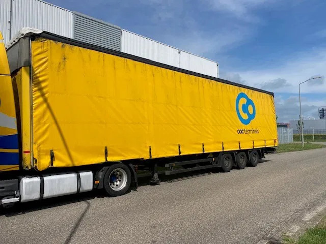 Schmitz Cargobull mega schuifzeil 102 cub , schade, evt met volvo fh 460 mega - Semi-remorque fourgon: photos 1 Schmitz Cargobull mega schuifzeil 102 cub , schade, evt met volvo fh 460 mega - Semi-remorque fourgon: photos 1