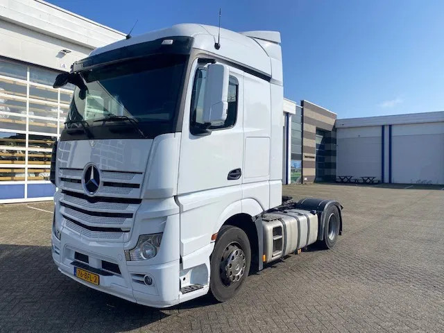 Mercedes-Benz Actros 1845 grote cabine, euro 6 , spoilers fenders... - Tracteur routier: photos 1 Mercedes-Benz Actros 1845 grote cabine, euro 6 , spoilers fenders... - Tracteur routier: photos 1