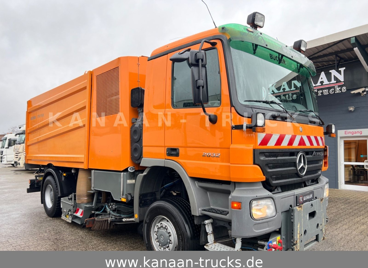 Mercedes-Benz 2032 Actros 4x4 Bucher STKF 9500 AIRPORT KLIMA - Balayeuse de voirie: photos 2 Mercedes-Benz 2032 Actros 4x4 Bucher STKF 9500 AIRPORT KLIMA - Balayeuse de voirie: photos 2