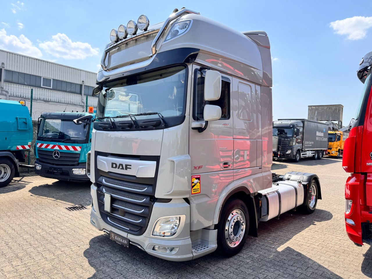 DAF XF 480 FT 4x2 SSC Low Deck Standklima ZF-Intard - Tracteur routier: photos 3 DAF XF 480 FT 4x2 SSC Low Deck Standklima ZF-Intard - Tracteur routier: photos 3