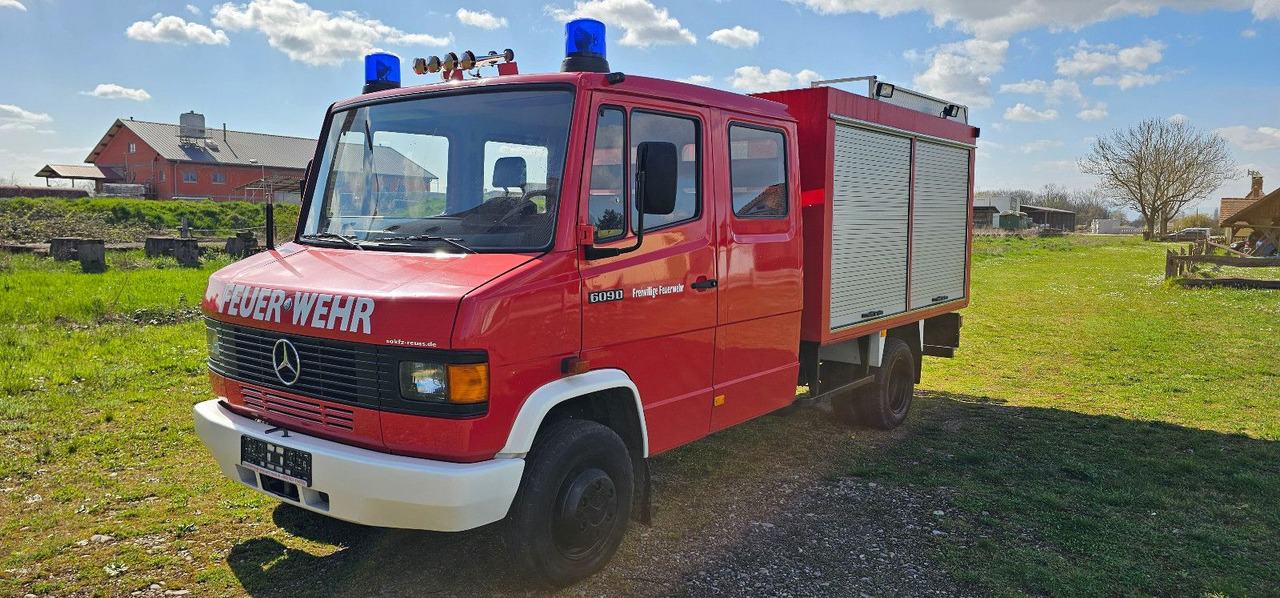 Mercedes-Benz Feuerwehr 609 105km/h Oldtimer Campervan - Camion de pompier: photos 2 Mercedes-Benz Feuerwehr 609 105km/h Oldtimer Campervan - Camion de pompier: photos 2