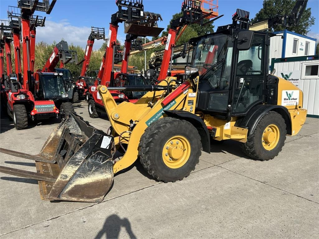 CAT 906 (9145) - Valet de ferme: photos 2 CAT 906 (9145) - Valet de ferme: photos 2