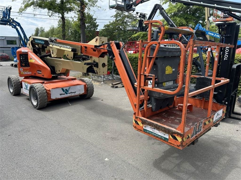 JLG E450AJ (2005) - Nacelle articulée: photos 1 JLG E450AJ (2005) - Nacelle articulée: photos 1