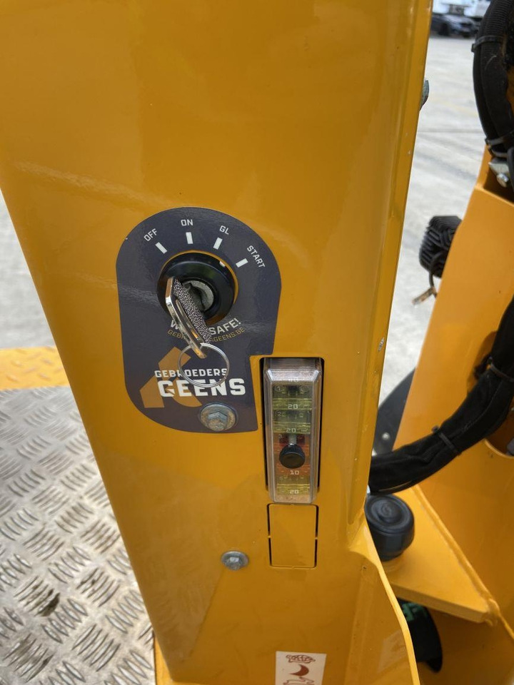 Valet de ferme Knikmops KM100 (7123): photos 15 Valet de ferme Knikmops KM100 (7123): photos 15