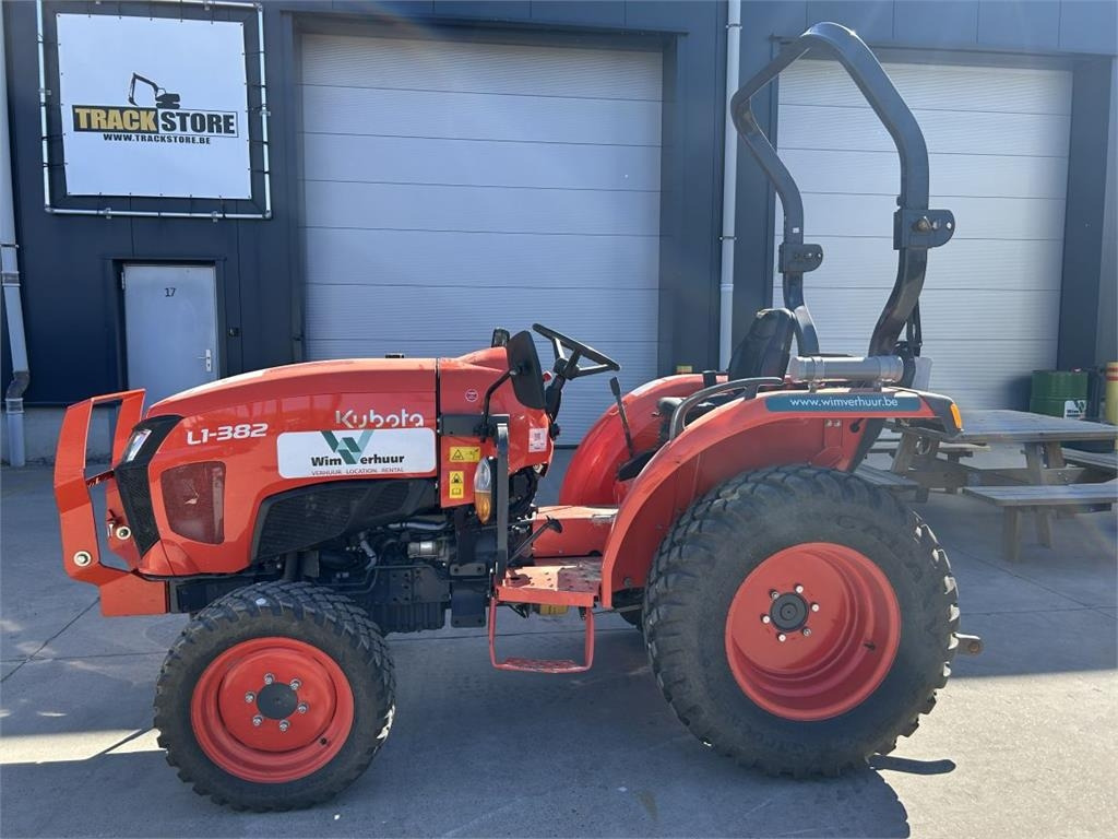 Kubota L1-382 (5283)  - Tracteur communal: photos 1 Kubota L1-382 (5283)  - Tracteur communal: photos 1