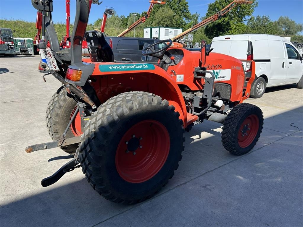 Kubota L1-382 (5283)  - Tracteur communal: photos 5 Kubota L1-382 (5283)  - Tracteur communal: photos 5