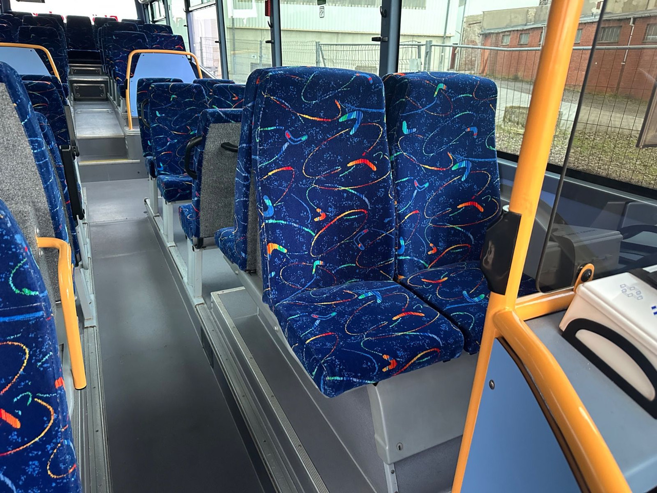 Iveco Irisbus Crossway LE SFR 152 DE*100 km/h*Schalt Iveco Irisbus Crossway LE SFR 152 DE*100 km/h*Schalt - Bus urbain: photos 4 Iveco Irisbus Crossway LE SFR 152 DE*100 km/h*Schalt Iveco Irisbus Crossway LE SFR 152 DE*100 km/h*Schalt - Bus urbain: photos 4