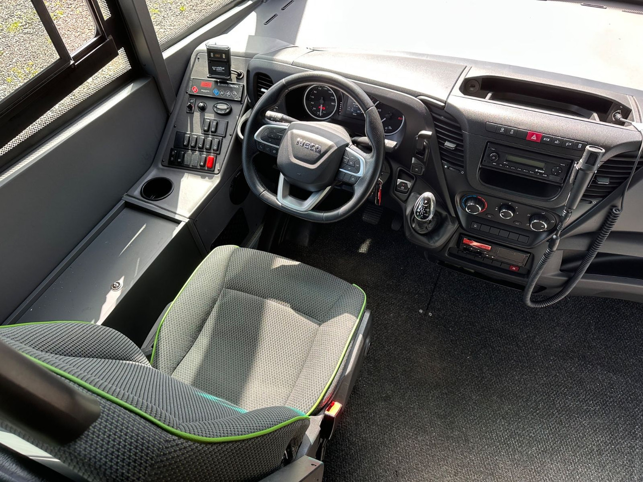 Iveco Rapido 70C18 (wenig Km*7.2t*33 Sitze) Rosero - Minibus, Transport de personnes: photos 3 Iveco Rapido 70C18 (wenig Km*7.2t*33 Sitze) Rosero - Minibus, Transport de personnes: photos 3