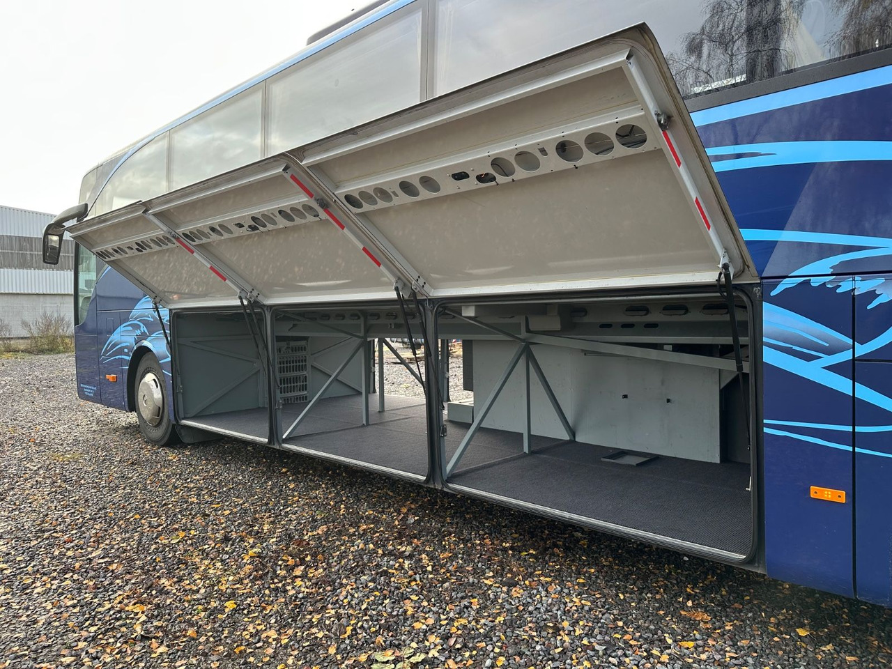 Mercedes-Benz Tourismo O350 17 RHD-L (59Sitze*DE*TOP) - Autocar: photos 4 Mercedes-Benz Tourismo O350 17 RHD-L (59Sitze*DE*TOP) - Autocar: photos 4