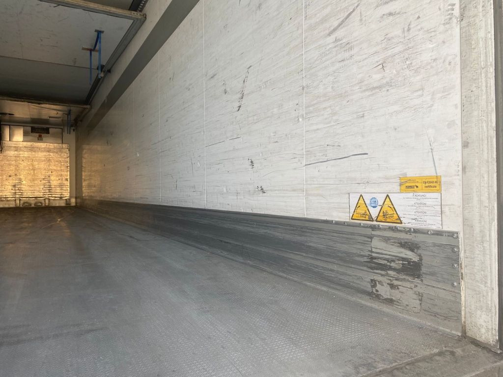 Schmitz Cargobull ThermoKing SKO 24/L FP-45 SLXi 300 Cool Schmitz Cargobull ThermoKing SKO 24/L FP-45 SLXi 300 Cool - Semi-remorque frigorifique: photos 5 Schmitz Cargobull ThermoKing SKO 24/L FP-45 SLXi 300 Cool Schmitz Cargobull ThermoKing SKO 24/L FP-45 SLXi 300 Cool - Semi-remorque frigorifique: photos 5