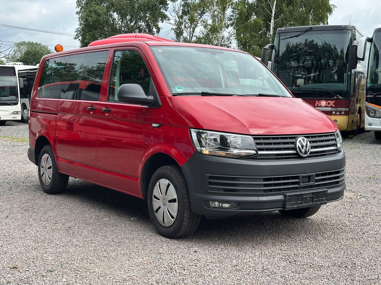 Volkswagen T6 Kombi (PDC Hi*ACC*StandHz*9 Sitzer*AC) - Transport de personnes: photos 1 Volkswagen T6 Kombi (PDC Hi*ACC*StandHz*9 Sitzer*AC) - Transport de personnes: photos 1